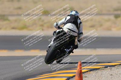 media/Oct-08-2022-SoCal Trackdays (Sat) [[1fc3beec89]]/Turn 11 Backside (1145am)/